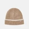 ESPRIT Gorro - Khaki Beige 1 ESPRIT Gorro - Khaki Beige -Tienda De Moda Femenina 00b0a7db06294fd6ae16fc5b418e4126