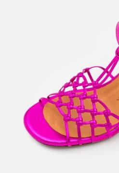 Chie Mihara Bassi - Sandalias De Tacón - Citroen Fuxia 15 Chie Mihara Bassi - Sandalias De Tacón - Citroen Fuxia -Tienda De Moda Femenina 02c1625a4612459ba7447870d2c68887