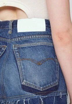 Relaxed Fit Reworked - Shorts Vaqueros - Dark Blue 17 Relaxed Fit Reworked - Shorts Vaqueros - Dark Blue -Tienda De Moda Femenina 0440de56a2b44e9b9e6ec39df229563b