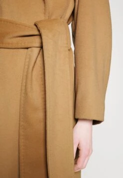 DRYKORN Alperton - Abrigo Clásico - Brown 15 DRYKORN Alperton - Abrigo Clásico - Brown -Tienda De Moda Femenina 046ea54572a54fd7891edf6078b4e00c