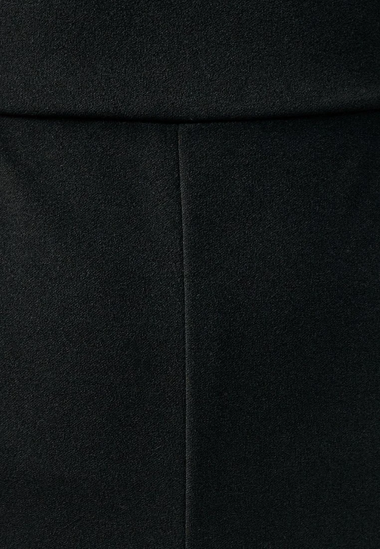 Clo- Mono - Black 8 Clo- Mono - Black - Imagen 6