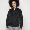 Nike Sportswear Reversible - Chaquetas Bomber - Black 1 Nike Sportswear Reversible - Chaquetas Bomber - Black -Tienda De Moda Femenina 087389e5a25c41659a9301fdf180af10