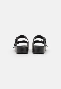 Bullboxer Chanclas De Baño - Schwarz 11 Bullboxer Chanclas De Baño - Schwarz -Tienda De Moda Femenina 0a7460f113834f6fa7f47cd080ac7465