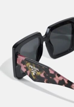 Prada Gafas De Sol - Black 9 Prada Gafas De Sol - Black -Tienda De Moda Femenina 0b6cbabbb326444f974ea47a2315f66a