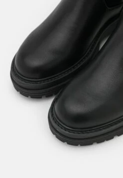 Bullboxer Botas Con Plataforma - Black -Tienda De Moda Femenina 0b8212aa7010495fb1987f8b7680256d