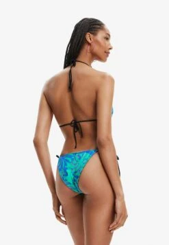 Desigual Reversible Triangle Bikini - Top De Bikini - Multi Coloured -Tienda De Moda Femenina 0bd8e32a80d24095bb2d2b136af6c216