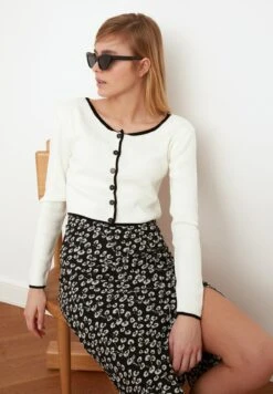 Trendyol Falda Acampanada - Black -Tienda De Moda Femenina 11c7d4e4846c445396267e43fab0b979