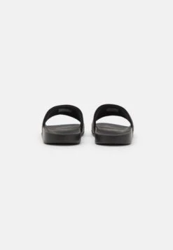 Calvin Klein Chanclas De Baño - Black Mono 11 Calvin Klein Chanclas De Baño - Black Mono -Tienda De Moda Femenina 144c740b2ff845a296addbdedc563c03