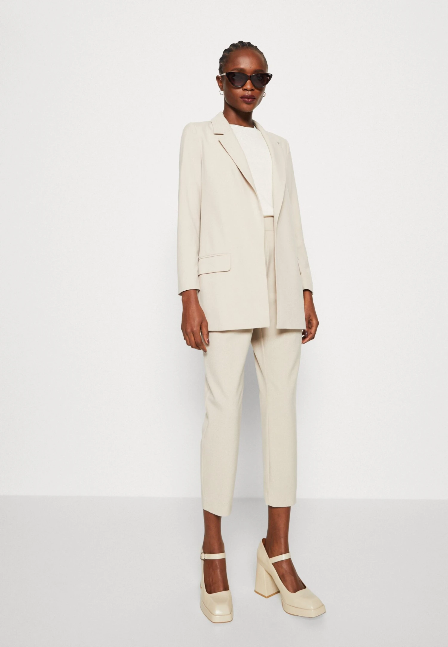 AllSaints Aleida Tri - Blazer - Pale Taupe 6 AllSaints Aleida Tri - Blazer - Pale Taupe - Imagen 4