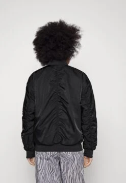 Nike Sportswear Reversible - Chaquetas Bomber - Black -Tienda De Moda Femenina 15b470d2f14e4f63be4b21a97c89bafe