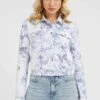 Guess Cropped Mit Blumenmuster - Chaqueta Fina - Hellblau -Tienda De Moda Femenina 16e1de2f49b547bc8808a8af928741ab