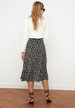 Trendyol Falda Acampanada - Black -Tienda De Moda Femenina 1773f18924c24781bae58a7c5547604a