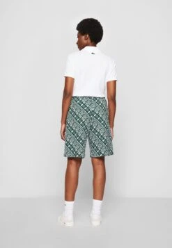 Lacoste X Netflix - Shorts - Green/White 12 Lacoste X Netflix - Shorts - Green/White -Tienda De Moda Femenina 1a92daf95b164452bbf24016655d7432