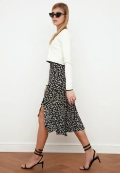 Trendyol Falda Acampanada - Black -Tienda De Moda Femenina 1bb0ab56d7014c7991e2c473500e1b9a