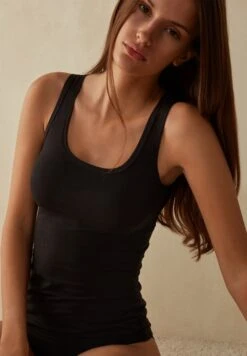 Intimissimi Träger-Shirt Mit Breiten Trägern Aus Naturbaumwolle - Camiseta Interior - Nero 9 Intimissimi Träger-Shirt Mit Breiten Trägern Aus Naturbaumwolle - Camiseta Interior - Nero -Tienda De Moda Femenina 1ec234bcdc414edcac7513cf3694b6af