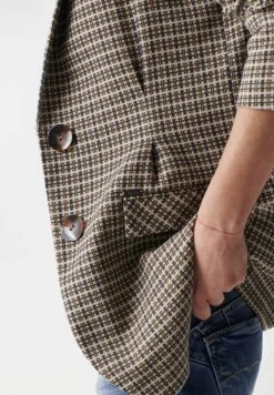 Salsa Lapa- Abrigo Corto - Beige 11 Salsa Lapa- Abrigo Corto - Beige -Tienda De Moda Femenina 1f87276f8c74491199ecc5af3dd2c6ac