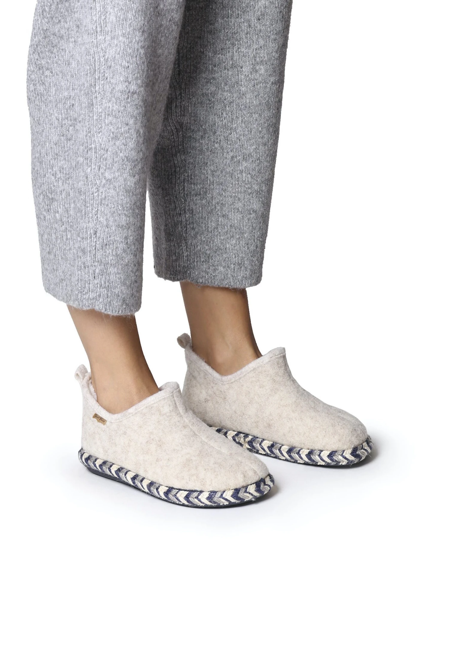 Toni Pons Maia-Fp - Pantuflas - Cru 3 Toni Pons Maia-Fp - Pantuflas - Cru