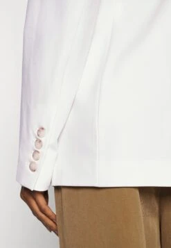 Selected Femme Slfeliana - Blazer - Snow White 15 Selected Femme Slfeliana - Blazer - Snow White -Tienda De Moda Femenina 277626f3b02c413ca8ec77a86c586fc1