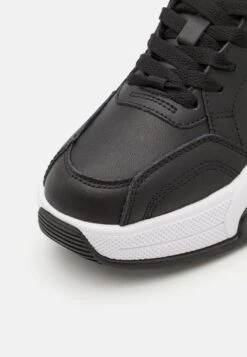 Zapatillas - Black 17 Zapatillas - Black -Tienda De Moda Femenina 2801958e702a46feb7079608a2d9cc77