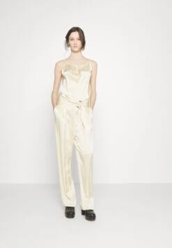 Filippa K Mono - Vanilla 14 Filippa K Mono - Vanilla -Tienda De Moda Femenina 2dc6fa37a9434bd9b70a91fb57afb08a