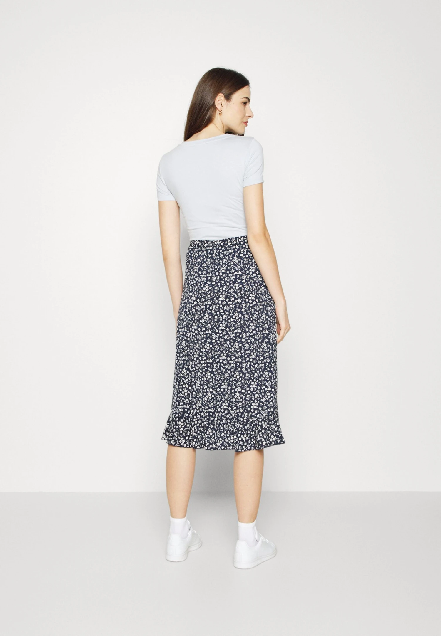 ONLY MATERNITY Olmcarly Flounce Long Skirt - Falda Larga - Night Sky/Cloud Dancer 5 ONLY MATERNITY Olmcarly Flounce Long Skirt - Falda Larga - Night Sky/Cloud Dancer - Imagen 3