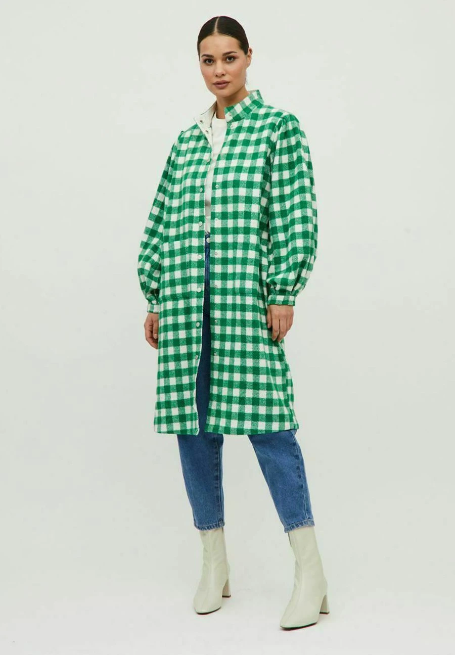 Vila Abrigo Corto - Jelly Bean 3 Vila Abrigo Corto - Jelly Bean