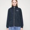 EA7 Emporio Armani Chaqueta Fina - Blue 1 EA7 Emporio Armani Chaqueta Fina - Blue -Tienda De Moda Femenina 3aa5fdb76c334183ba61da088730ae96