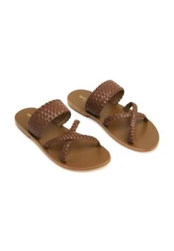 Ajaya - Sandalias Planas - Camel -Tienda De Moda Femenina 3b4826e794ee4c75a1c9a84153de9325