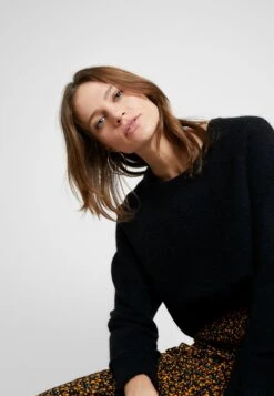 SAMSØE SAMSØE Nor - Jersey De Punto - Solid Black 11 SAMSØE SAMSØE Nor - Jersey De Punto - Solid Black -Tienda De Moda Femenina 4072430a3cab4775bd553e520d43c907