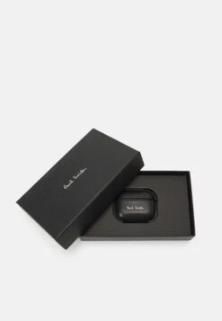 PAUL SMITH Airpod Pro Case Logo Unisex - Accesorios Tech - Black 8 PAUL SMITH Airpod Pro Case Logo Unisex - Accesorios Tech - Black -Tienda De Moda Femenina 45ab28e33cf140e99c8d5f52a9be8dcb