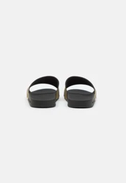 EA7 Emporio Armani Sport Tape Slide Unisex - Sandalias Planas - Black/Gold -Tienda De Moda Femenina 51eca3e5ab814ab286c4eab00e757eda
