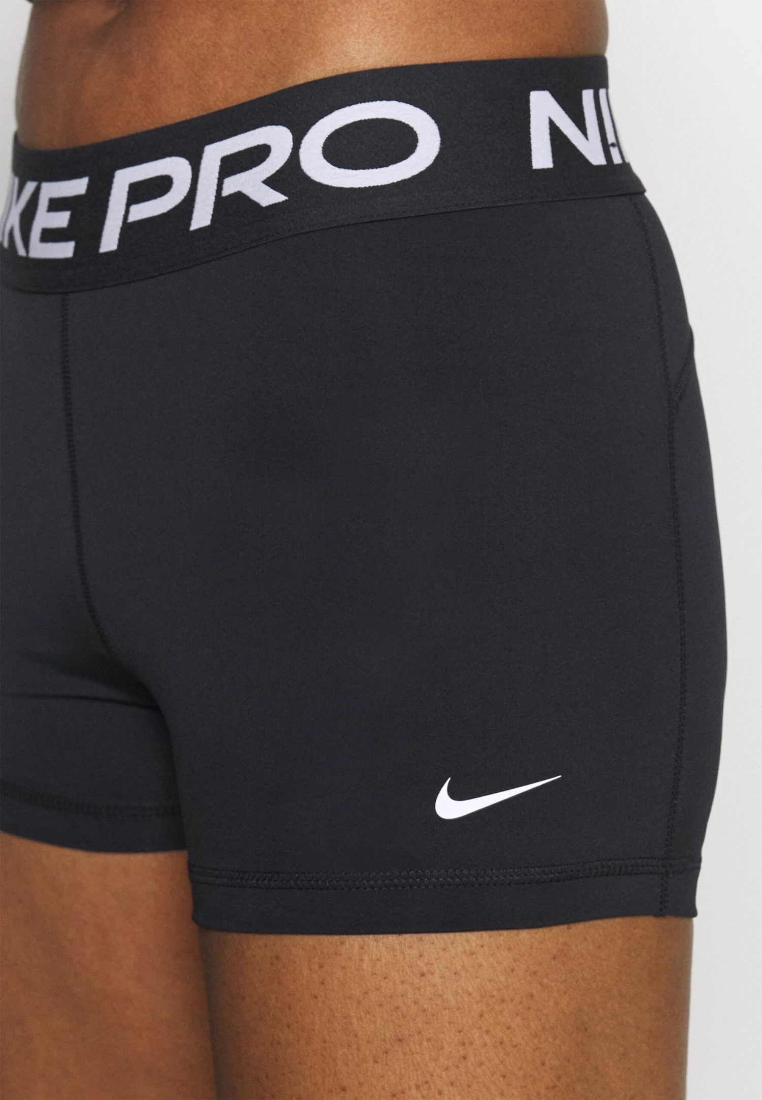 Nike Performance 365 Short - Medias - Black 8 Nike Performance 365 Short - Medias - Black - Imagen 6