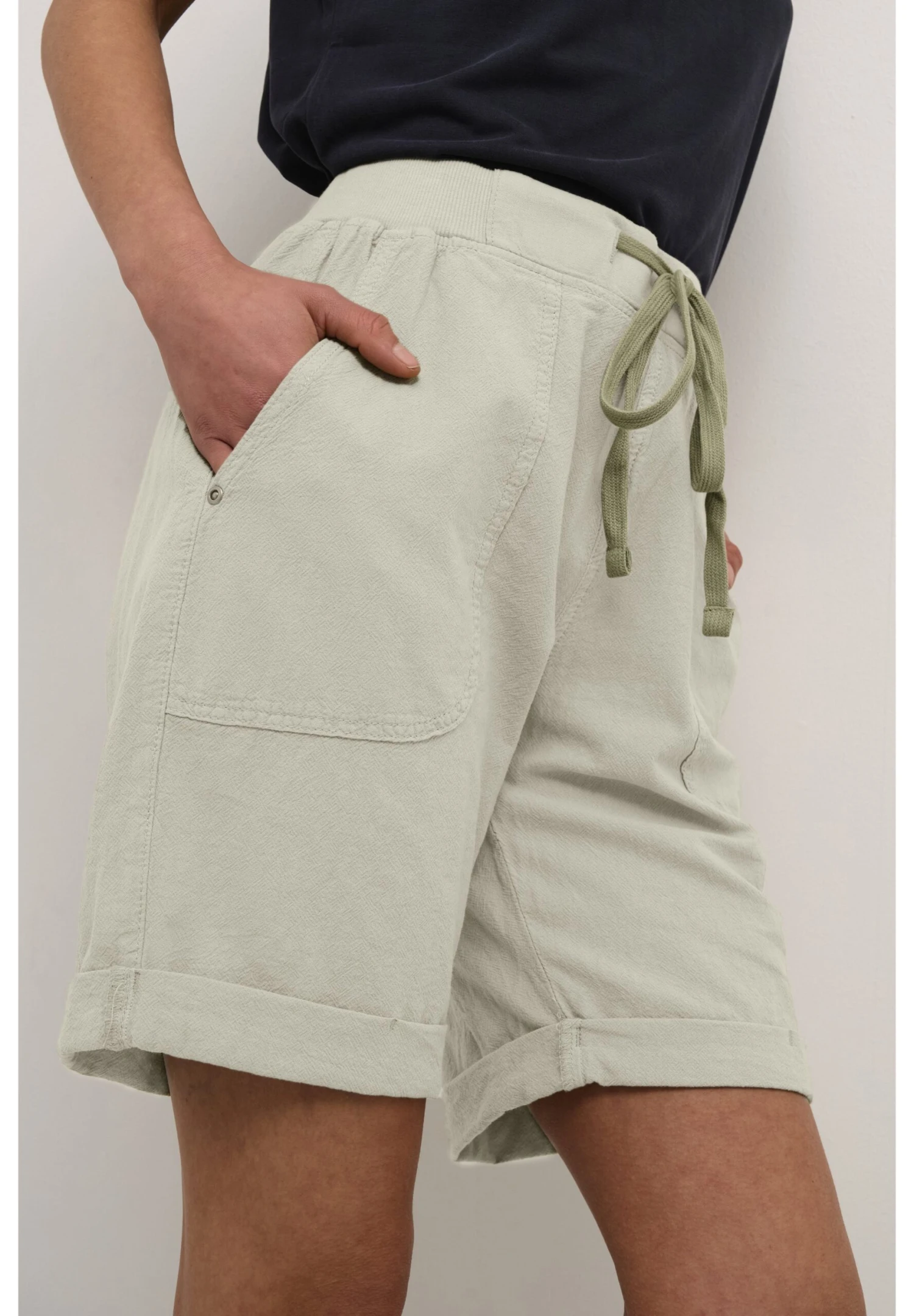 Kaffe Kanaya - Shorts - Seagrass 4 Kaffe Kanaya - Shorts - Seagrass - Imagen 2