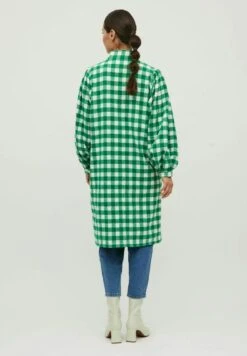 Vila Abrigo Corto - Jelly Bean 10 Vila Abrigo Corto - Jelly Bean -Tienda De Moda Femenina 5e3f3071b4244523b5dae3683005caf8