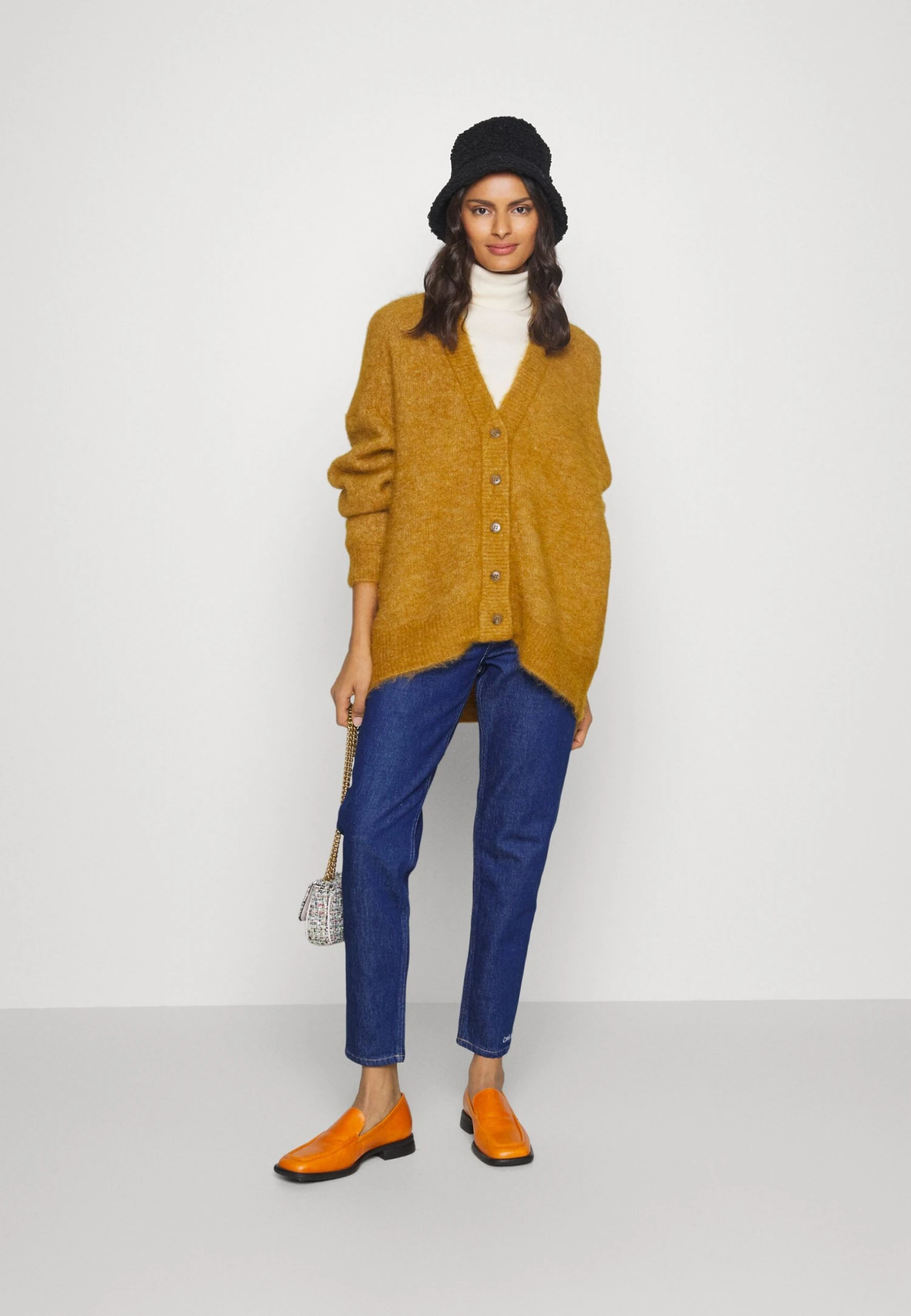 Calvin Klein Jeans Mom - Vaqueros Boyfriend - Denim Medium 4 Calvin Klein Jeans Mom - Vaqueros Boyfriend - Denim Medium - Imagen 2