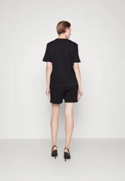 LOVE MOSCHINO Shorts - Black 10 LOVE MOSCHINO Shorts - Black -Tienda De Moda Femenina 63dc41bc7ffb460ba371f499bb2332fc