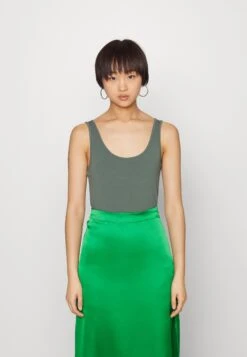 Vero Moda Petite Vmmaxi Soft 2 Pack - Top - Black/Laurel Wreath 11 Vero Moda Petite Vmmaxi Soft 2 Pack - Top - Black/Laurel Wreath -Tienda De Moda Femenina 727d0b9c0fed445fbfd89e6f90dd1f44