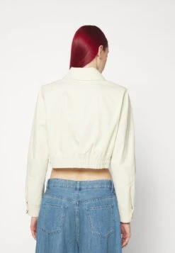 Filippa K Cropped Zip Jacket - Chaquetas Bomber - Butter -Tienda De Moda Femenina 74d7e3ec883d452c9dcaa9f217be7d63