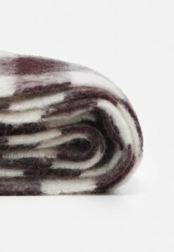 Rag & Bone Scarf - Bufanda - White 7 Rag & Bone Scarf - Bufanda - White -Tienda De Moda Femenina 762472047a3e4833a455535ebf463017