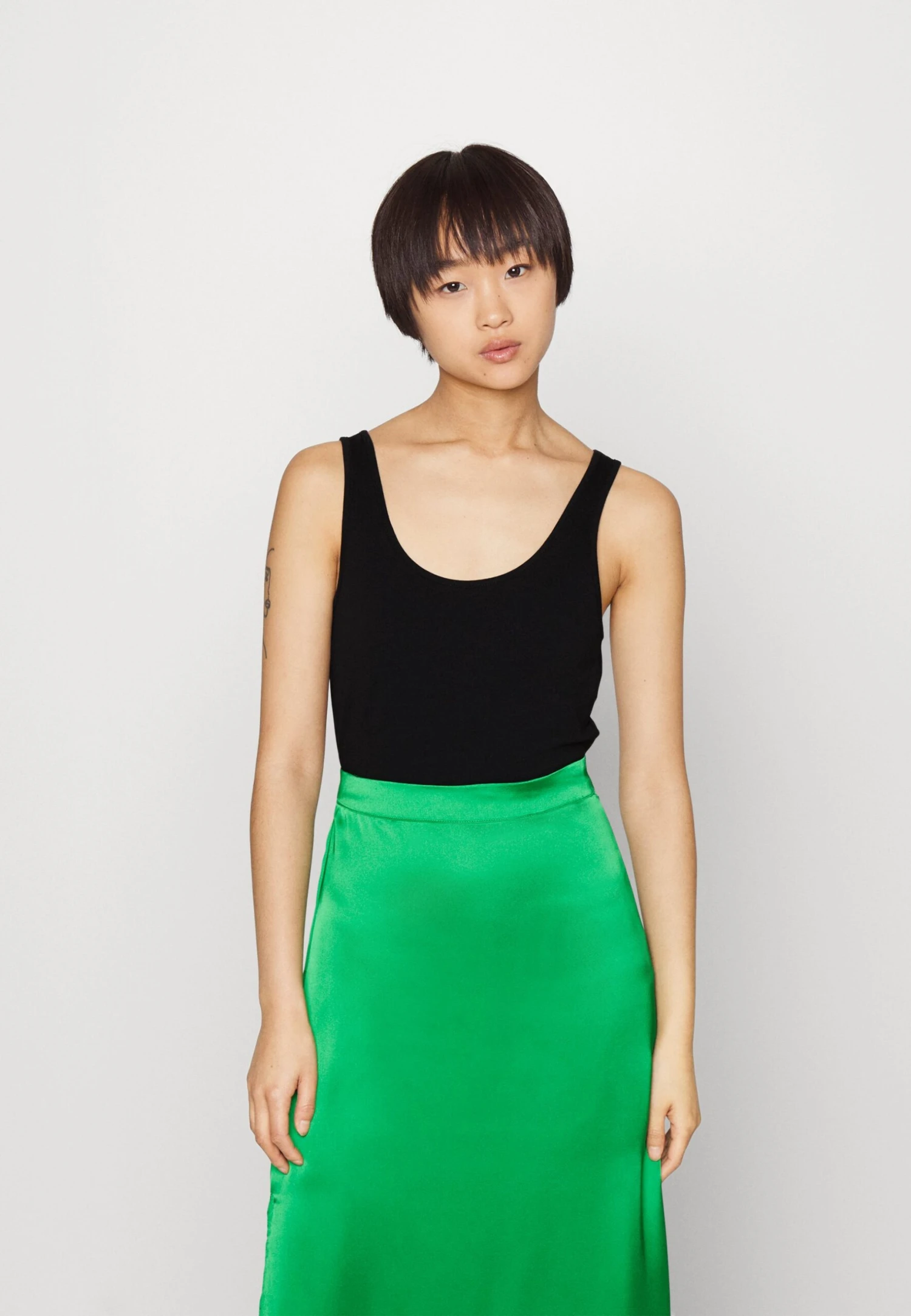 Vero Moda Petite Vmmaxi Soft 2 Pack - Top - Black/Laurel Wreath 4 Vero Moda Petite Vmmaxi Soft 2 Pack - Top - Black/Laurel Wreath - Imagen 2