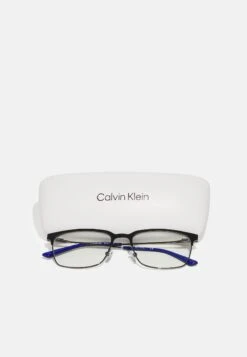 Calvin Klein Gafas Con Filtro De Luz Azul - Black 8 Calvin Klein Gafas Con Filtro De Luz Azul - Black -Tienda De Moda Femenina 7b856a75b814482797d61ae894a1b8df