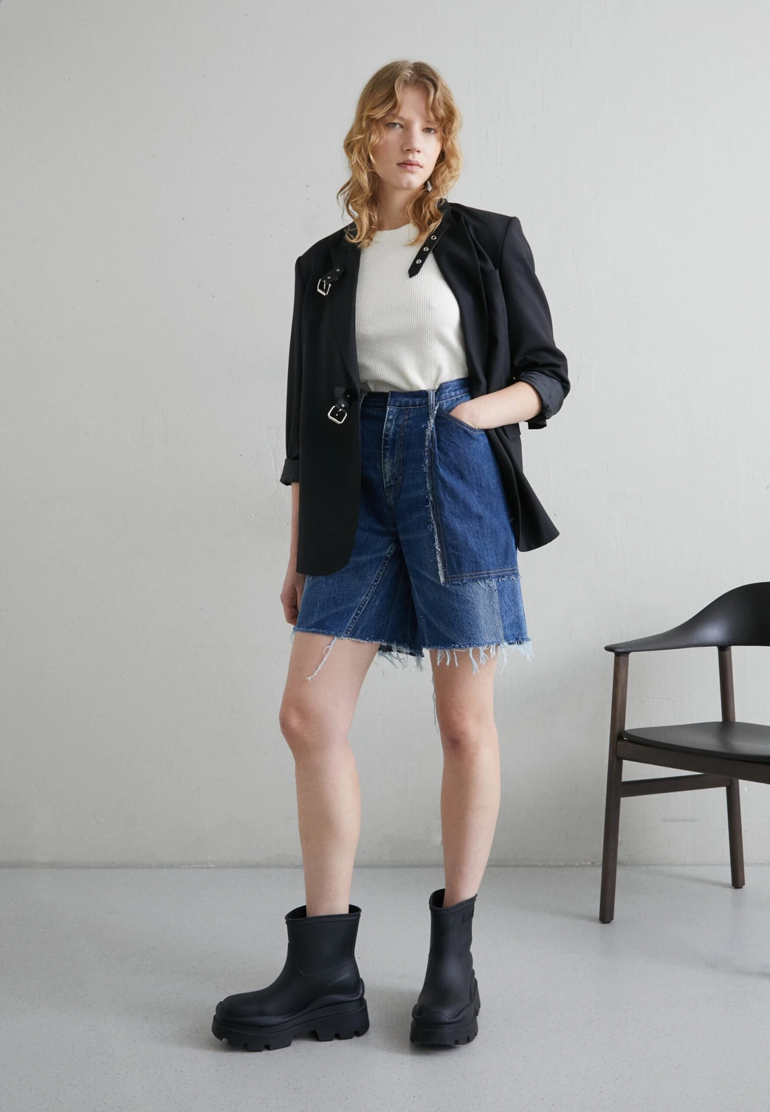Relaxed Fit Reworked - Shorts Vaqueros - Dark Blue 4 Relaxed Fit Reworked - Shorts Vaqueros - Dark Blue - Imagen 2