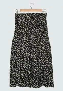 Trendyol Falda Acampanada - Black -Tienda De Moda Femenina 7be4e98c95d147f6ba42e4fbdc9c4404