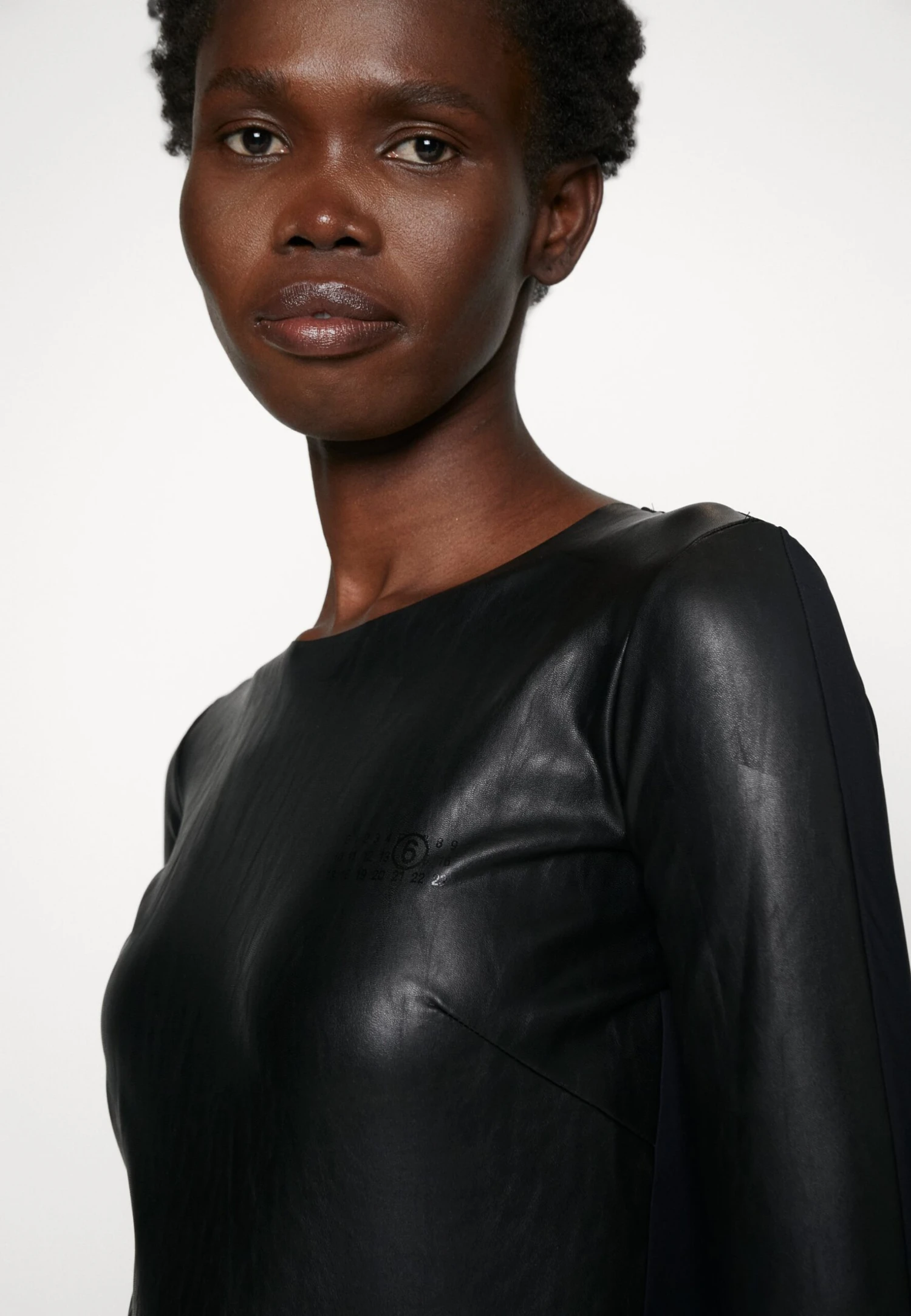 MM6 Maison Margiela Camiseta De Manga Larga - Black 8 MM6 Maison Margiela Camiseta De Manga Larga - Black - Imagen 6