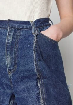 Relaxed Fit Reworked - Shorts Vaqueros - Dark Blue 15 Relaxed Fit Reworked - Shorts Vaqueros - Dark Blue -Tienda De Moda Femenina 7f9e264706f44bb5876f423ab3f11eb0