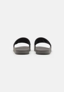 Boss Kirk Unisex - Chanclas De Baño - Medium Grey 10 Boss Kirk Unisex - Chanclas De Baño - Medium Grey -Tienda De Moda Femenina 80fcfa30a5c34ff28a7f7890998f9436
