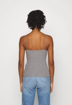 Hollister Co. 3 Pack - Top - White/Grey/Black -Tienda De Moda Femenina 826ec106d9ed4df6a617fed1b12808ac