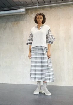 Paul Green Botines Con Plataforma - Hellgrau 13 Paul Green Botines Con Plataforma - Hellgrau -Tienda De Moda Femenina 85df643c74e246e499af237448607052