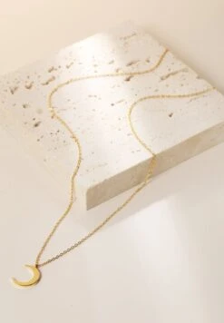 Halbmond- Collar - Gold -Tienda De Moda Femenina 87018a8d7a674b91b2971a762b0aba6f
