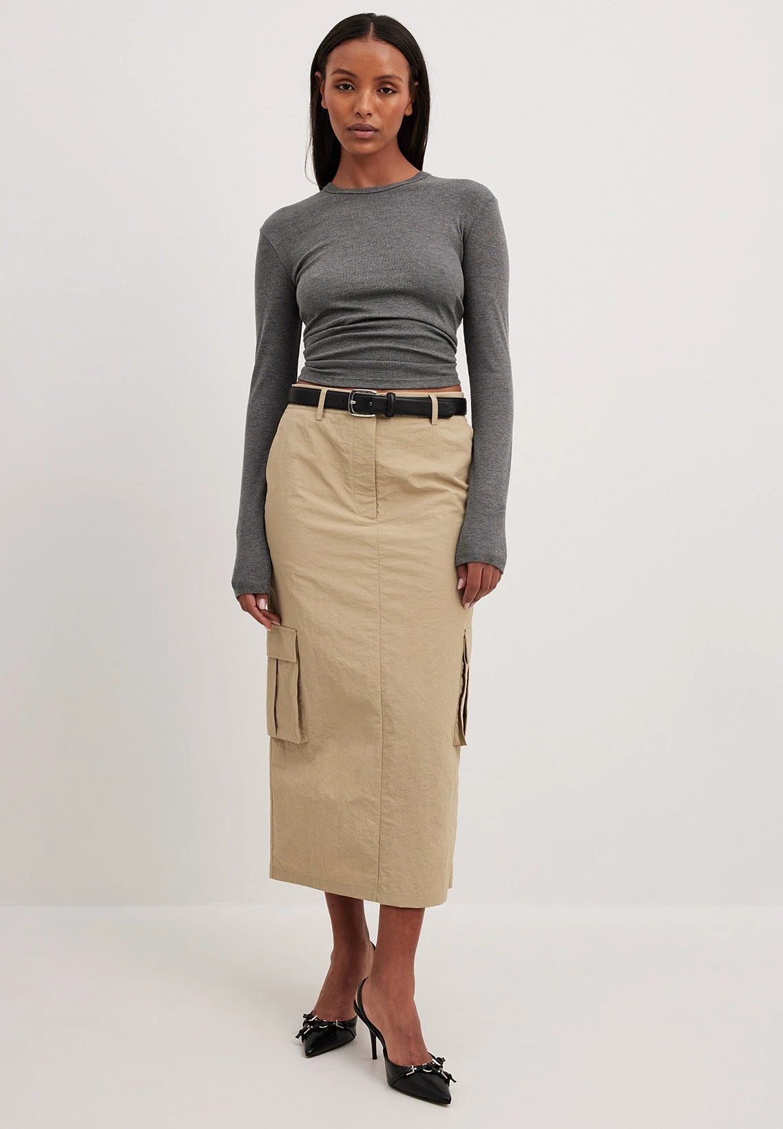 NA-KD Mit Taschendetail - Falda Larga - Khaki Beige 4 NA-KD Mit Taschendetail - Falda Larga - Khaki Beige - Imagen 2